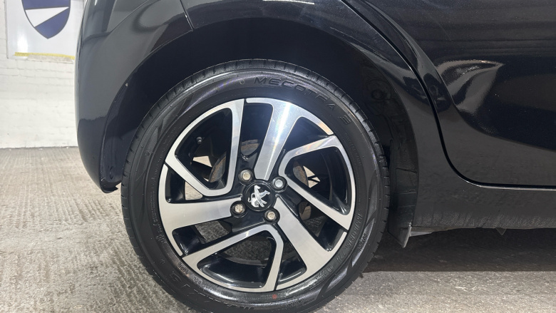 Peugeot 108 1.2 PureTech Allure 5dr Petrol Hatchback